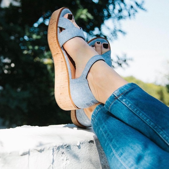 TOMS Pre-Owned Women’s Harper cork low platform wedge Coral sandals Size 7.5 - Picture 11 of 11